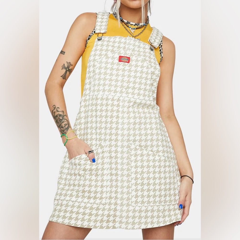 Dickies Bib Overall Dress in Beige & White Houndstooth Print Size Large